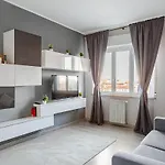 דירה Bright With Canal Balcony מילאנו